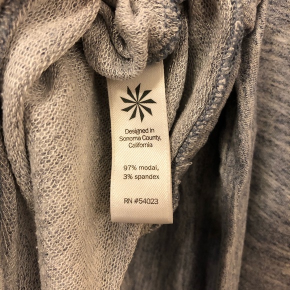 Athleta Space Dye Gray/Blue Long Sleeve Top - Picture 6 of 7